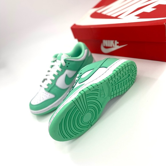 NIKE Dunk Low ‘Green Glow’ Woman’s Size 7.5 NEW WITH BOX - Picture 6 of 7